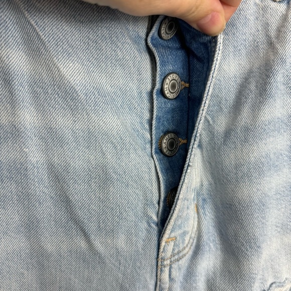American Eagle 90s Slim Boyfriend Light Wash Jeans Size 16 - Picture 7 of 9